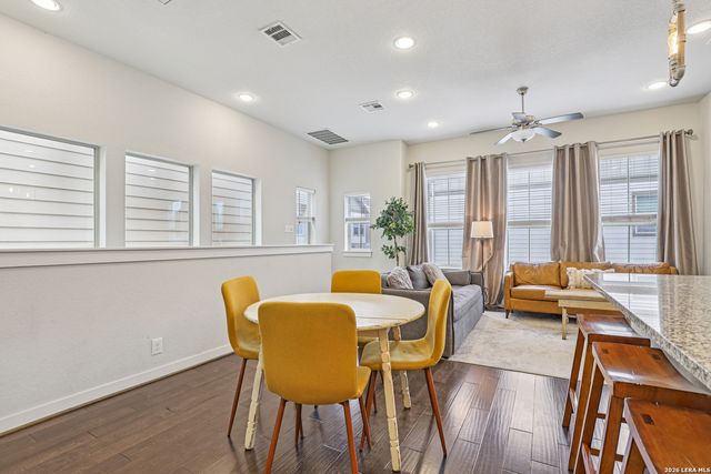 2009 McCullough, San Antonio, TX 78212