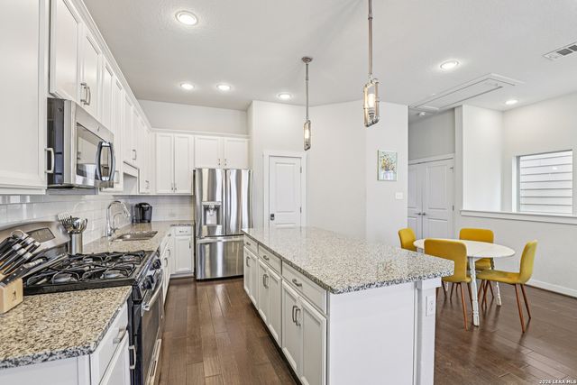 2009 McCullough, San Antonio, TX 78212