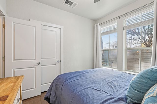 2009 McCullough, San Antonio, TX 78212