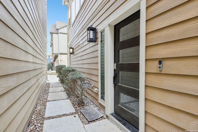 2009 McCullough, San Antonio, TX 78212