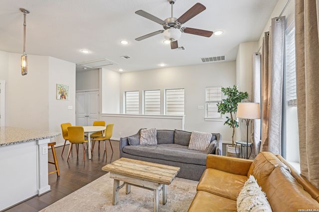 2009 McCullough, San Antonio, TX 78212