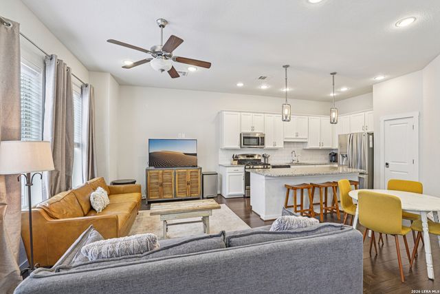 2009 McCullough, San Antonio, TX 78212