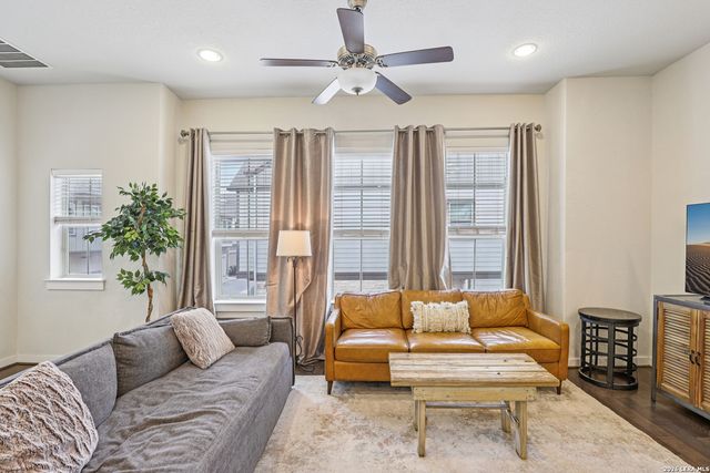 2009 McCullough, San Antonio, TX 78212