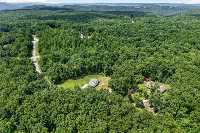 1023 W Laurel Way, Monterey, TN 38574