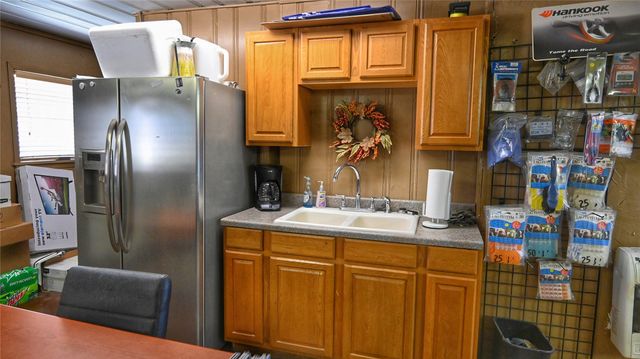 1323 US Highway 82 W, Nocona, TX 76255
