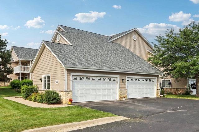 1040 River Place BOULEVARD #4, Waukesha, WI 53189