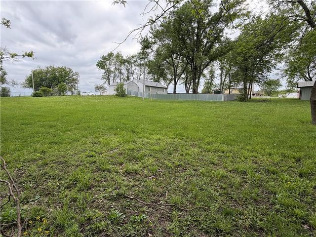 2000 Anaconda Road, Harrisonville, MO 64701