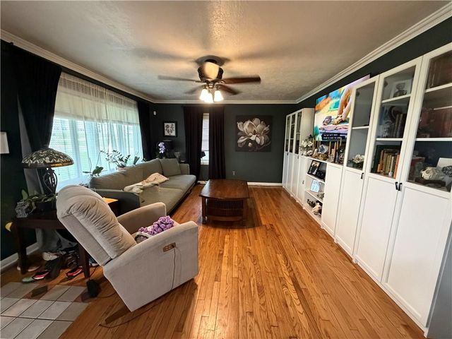 2000 Anaconda Road, Harrisonville, MO 64701