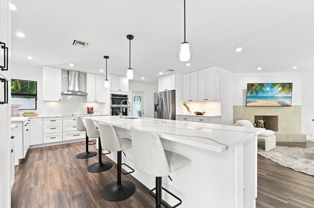 1619 Bayview Drive, Fort Lauderdale, FL 33305