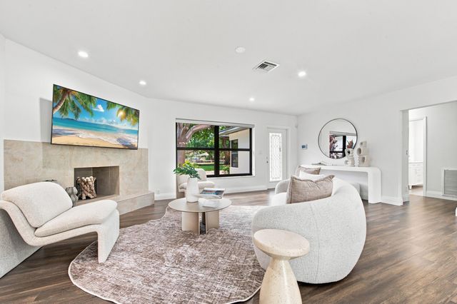 1619 Bayview Drive, Fort Lauderdale, FL 33305