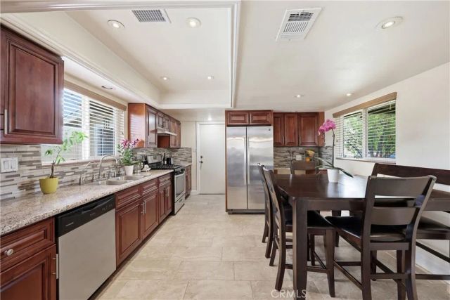 1946 W Broadway, Anaheim, CA 92804