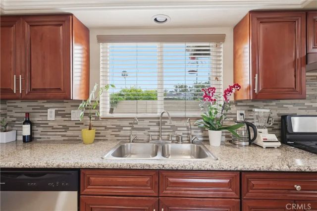 1946 W Broadway, Anaheim, CA 92804