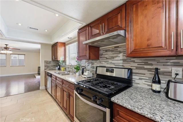 1946 W Broadway, Anaheim, CA 92804