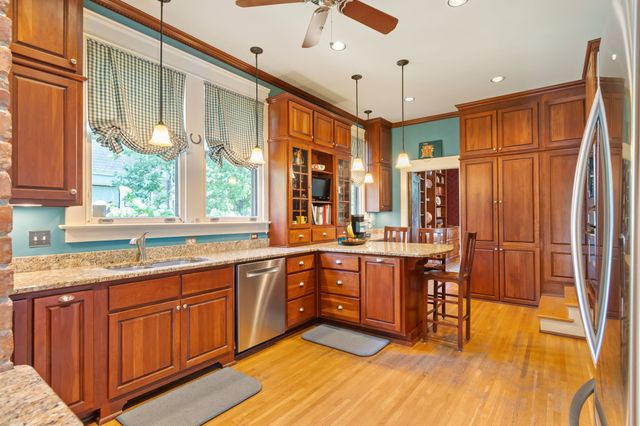3712 Central Ave, Nashville, TN 37205