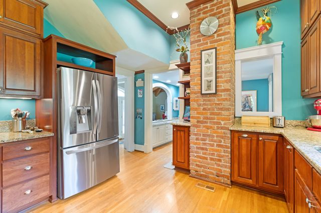 3712 Central Ave, Nashville, TN 37205