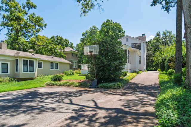 3712 Central Ave, Nashville, TN 37205