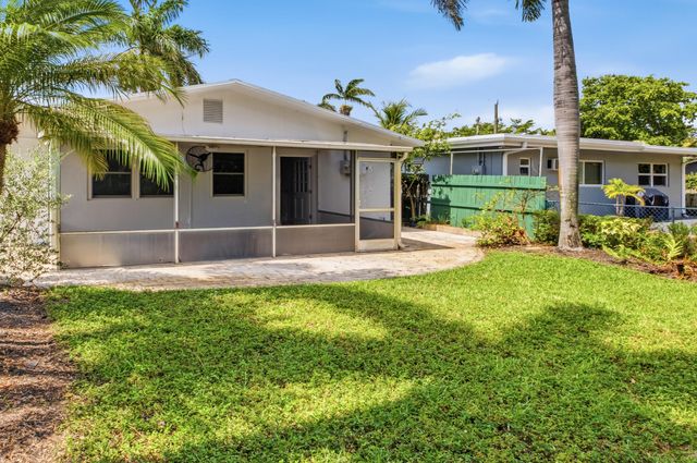 735 NE 34th Court, Oakland Park, FL 33334