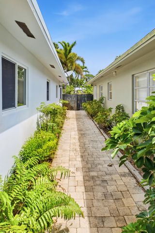 735 NE 34th Court, Oakland Park, FL 33334