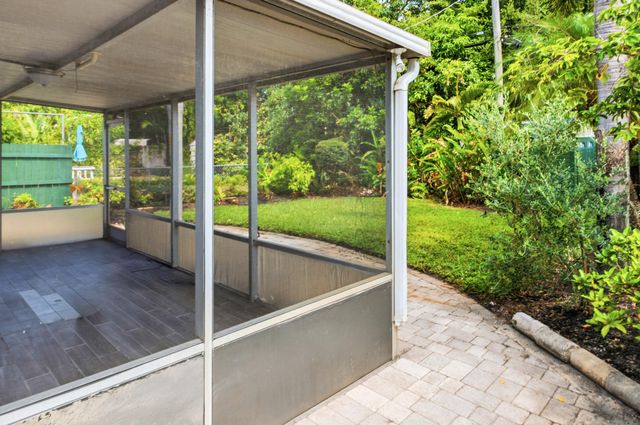 735 NE 34th Court, Oakland Park, FL 33334