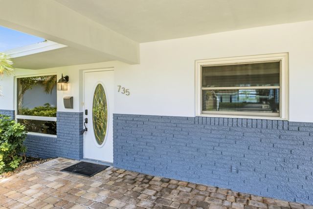 735 NE 34th Court, Oakland Park, FL 33334
