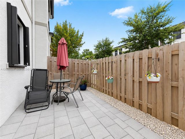 1608 SW 28th St, Fort Lauderdale, FL 33315