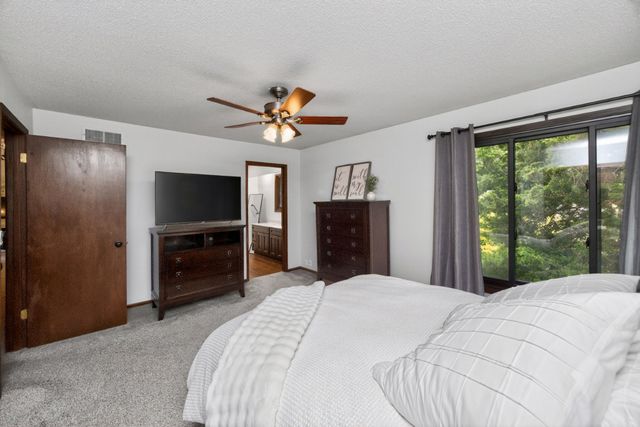 5648 Columbine Drive, Johnston, IA 50131