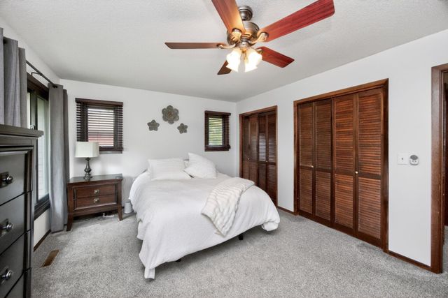 5648 Columbine Drive, Johnston, IA 50131