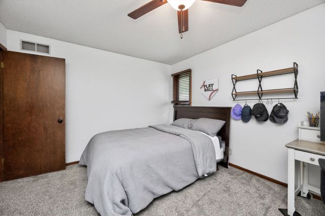 5648 Columbine Drive, Johnston, IA 50131