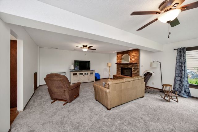 5648 Columbine Drive, Johnston, IA 50131