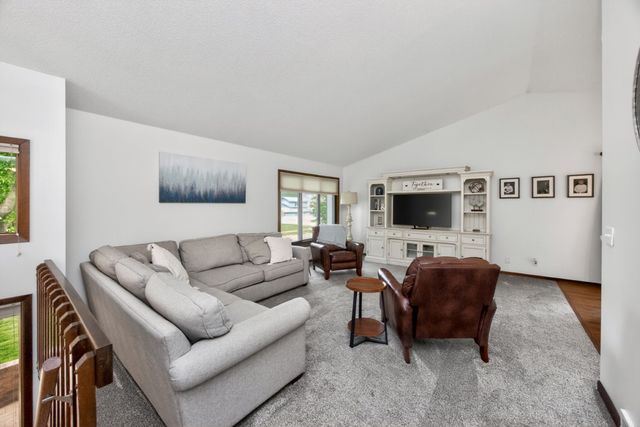5648 Columbine Drive, Johnston, IA 50131