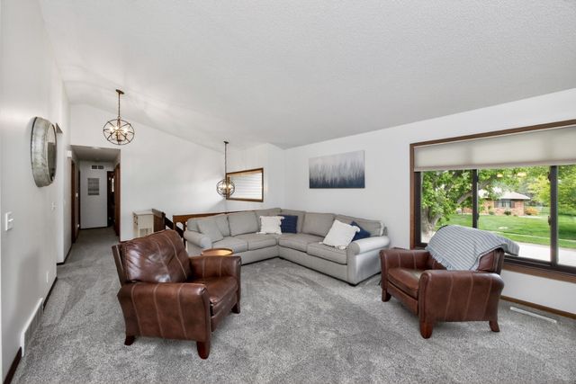 5648 Columbine Drive, Johnston, IA 50131