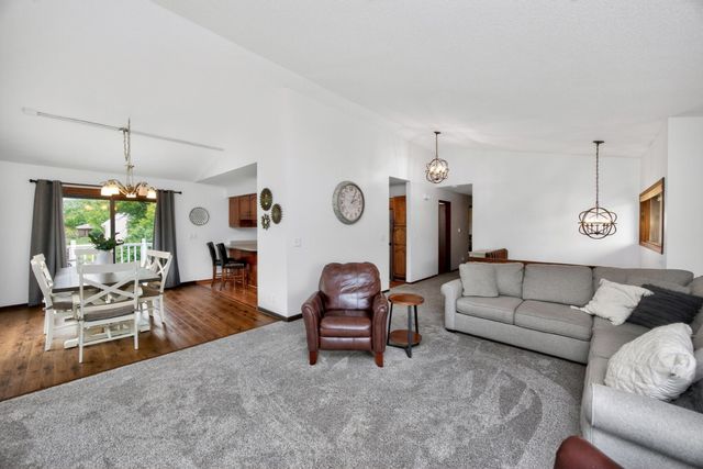 5648 Columbine Drive, Johnston, IA 50131