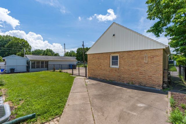 2627 9th Street, Moline, IL 61265