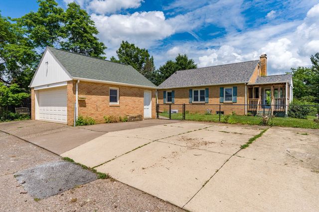 2627 9th Street, Moline, IL 61265