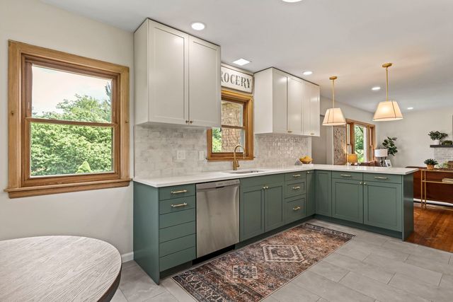 2627 9th Street, Moline, IL 61265