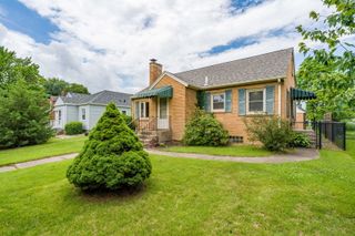 2627 9th Street, Moline, IL 61265