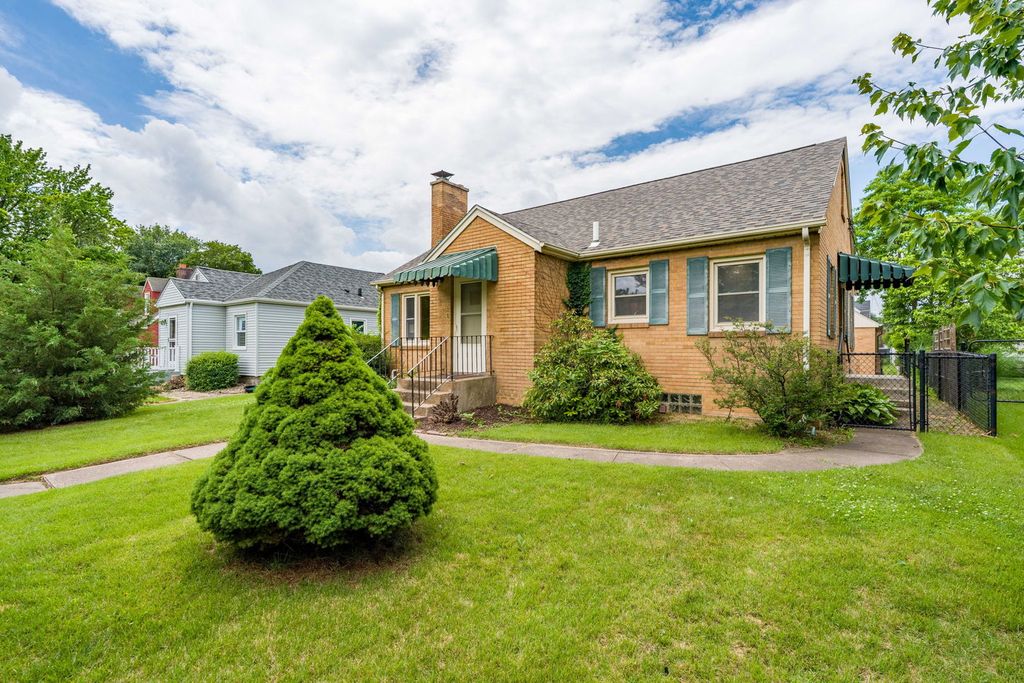 2627 9th Street, Moline, IL 61265
