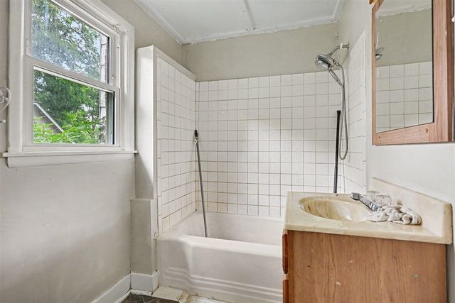 1110 Hotop Avenue, Kalamazoo, MI 49048