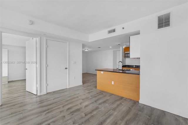 50 Biscayne Blvd 4307, Miami, FL 33132