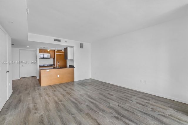 50 Biscayne Blvd 4307, Miami, FL 33132