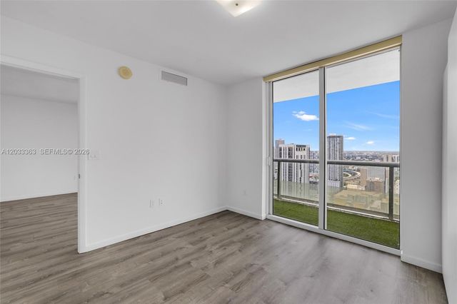 50 Biscayne Blvd 4307, Miami, FL 33132