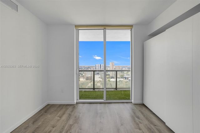 50 Biscayne Blvd 4307, Miami, FL 33132