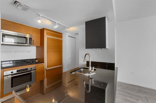 50 Biscayne Blvd 4307, Miami, FL 33132