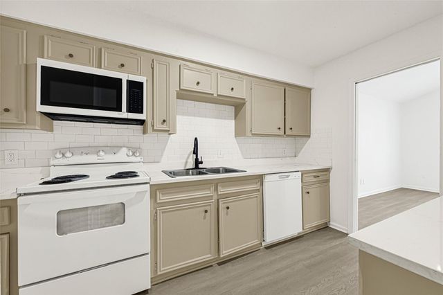 4202 Boone Road, Houston, TX 77072