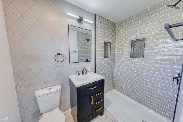 3350 Catalpa Avenue, Indianapolis, IN 46228