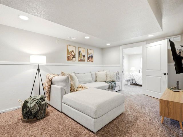 520 Namaqua Rd, Loveland, CO 80537