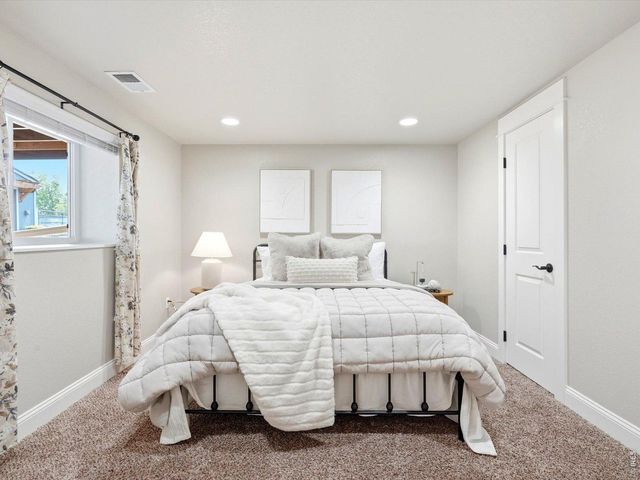 520 Namaqua Rd, Loveland, CO 80537