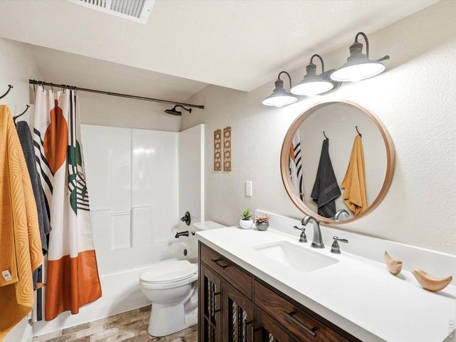 520 Namaqua Rd, Loveland, CO 80537