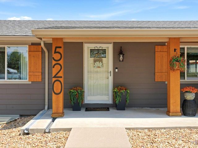 520 Namaqua Rd, Loveland, CO 80537