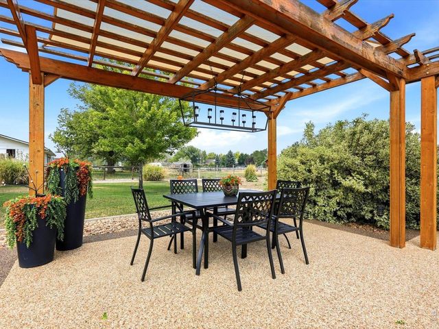520 Namaqua Rd, Loveland, CO 80537